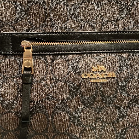 Coach purse - Picture 2 of 7